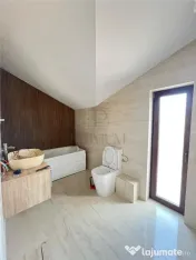 Giroc - Duplex despartit prin carport - 4 Camere - 2 Bai - Z 