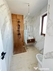 Giroc - Duplex despartit prin carport - 4 Camere - 2 Bai - Z 