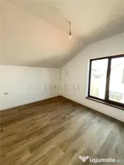 Giroc - Duplex despartit prin carport - 4 Camere - 2 Bai - Z 