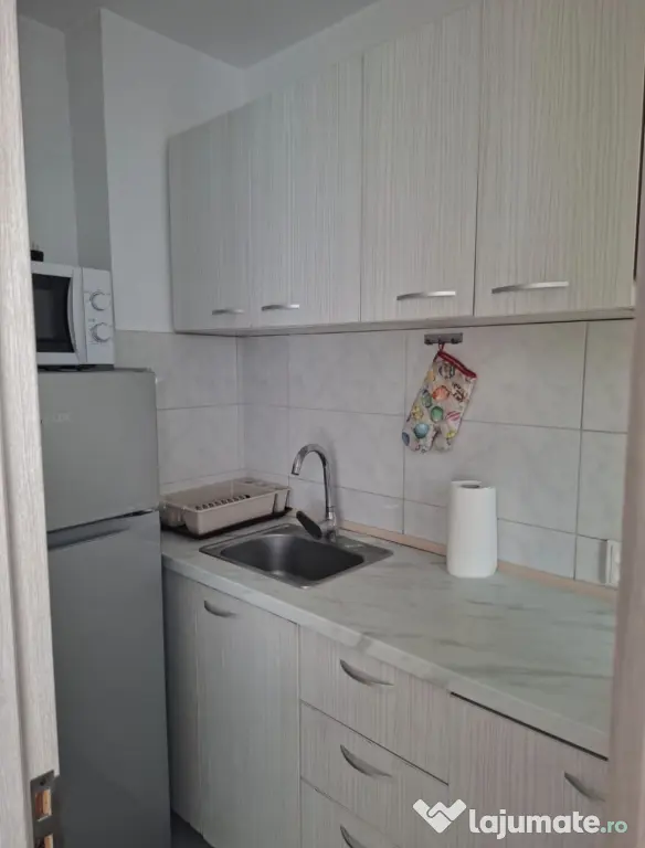 Garsoniersa de inchiriat