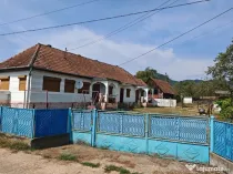 Casă cu 4 camere, curte, anexe și beci - Certeju de Sus, Hunedoara