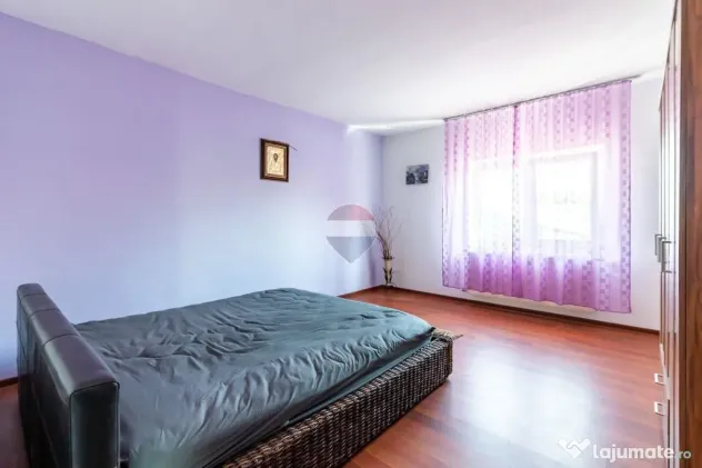 Casă / Vilă cu 6 camere de vânzare, Giurgiu, Crevedia mare - Crevedia Mare (Giurgiu)