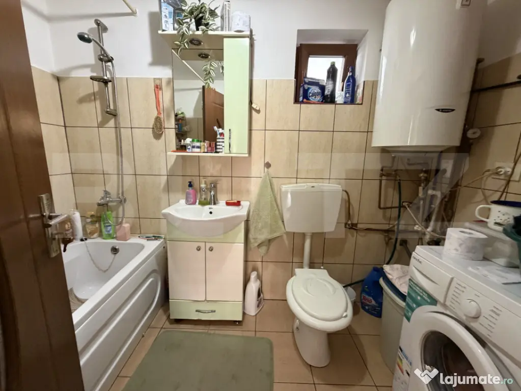 Casă cu 2 camere si un teren de 1600 mp - Ciumarna (Salaj)