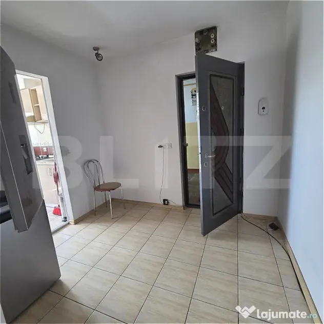 3 camere în Micro 16 – 68 mp, garaj propriu și o boxă c - Galati (Galati)