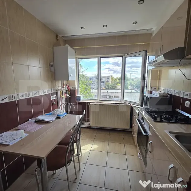 3 camere în Micro 16 – 68 mp, garaj propriu și o boxă c - Galati (Galati)