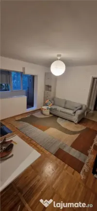 Apartament cu 2 camere transformate in 3 parter zona Aem