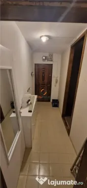 Apartament cu 2 camere transformate in 3 parter zona Aem