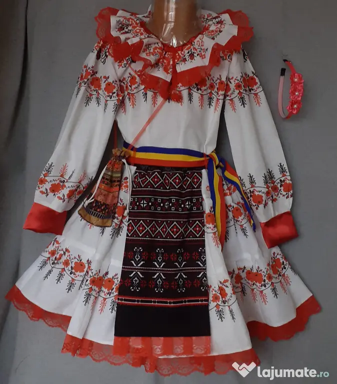 Costum popular pentru copii 6-7-8-9 ani 195 lei
