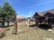 Proprietate cu 2 Case și Anexe, Teren 3.398 mp – Deaj