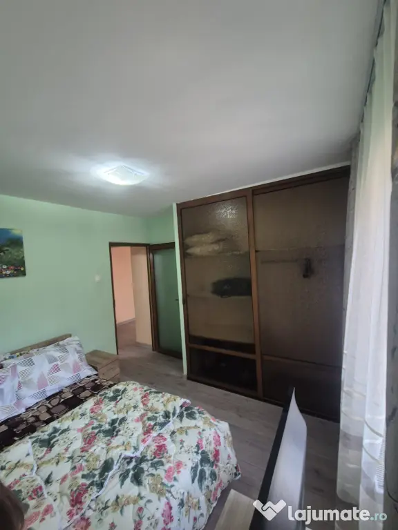 Apartament in zona ORIZONT BAZAR 2 camere