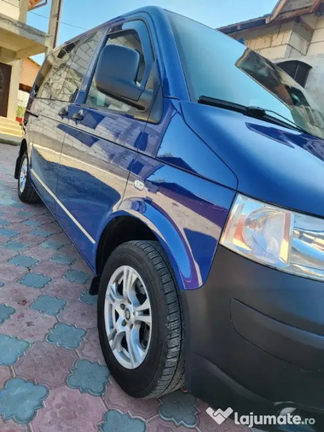 Vând Volkswagen T5, an 2008, motor 2.5 TDI Diesel, 7+1locuri