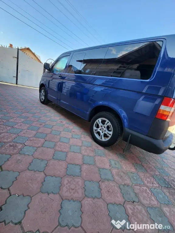 Vând Volkswagen T5, an 2008, motor 2.5 TDI Diesel, 7+1locuri