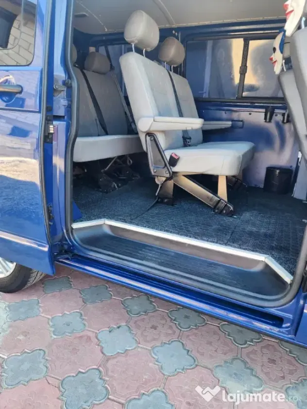Vând Volkswagen T5, an 2008, motor 2.5 TDI Diesel, 7+1locuri