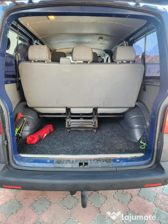 Vând Volkswagen T5, an 2008, motor 2.5 TDI Diesel, 7+1locuri