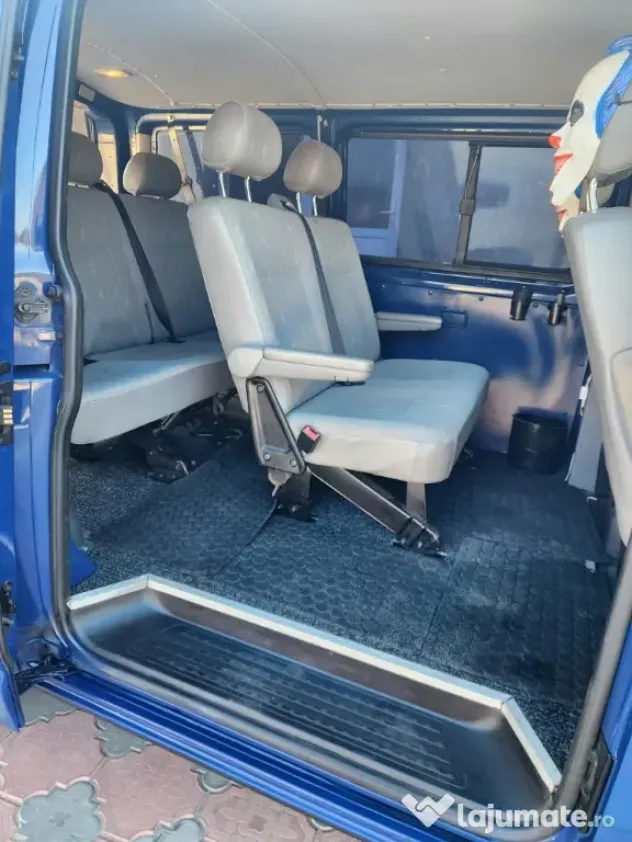 Vând Volkswagen T5, an 2008, motor 2.5 TDI Diesel, 7+1locuri