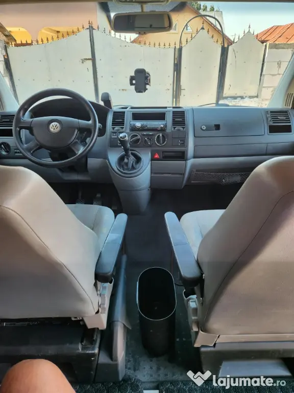 Vând Volkswagen T5, an 2008, motor 2.5 TDI Diesel, 7+1locuri