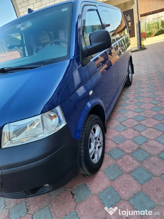 Vând Volkswagen T5, an 2008, motor 2.5 TDI Diesel, 7+1locuri
