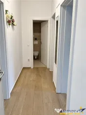 Decomandat, cu teresa, gradina, acces privat, securizat, Gri 