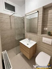 Decomandat, cu teresa, gradina, acces privat, securizat, Gri 