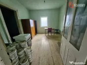 Casa individuala 5 camere de vanzare, zona centrala Sagu, Ar 