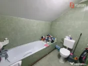 Apartament de vanzare cu 2 camere si balcon, zona Shopping C 