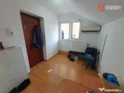 Apartament de vanzare cu 2 camere si balcon, zona Shopping C 