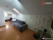 Apartament de vanzare cu 2 camere si balcon, zona Shopping C 