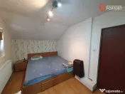 Apartament de vanzare cu 2 camere si balcon, zona Shopping C 