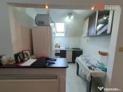 Apartament de vanzare cu 2 camere si balcon, zona Shopping C 