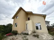 Casa individuala 4 camere, cu toate utilitatile, la cheie - 