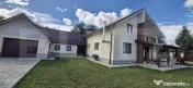 Casă cu priveliște, multă verdeață și spații generoas 
