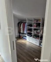 Casă cu priveliște, multă verdeață și spații generoas 
