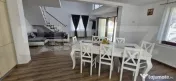 Casă cu priveliște, multă verdeață și spații generoas 