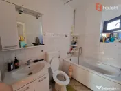 Casa individuala de vanzare cu 4 camere si teren de 800 mp - 