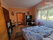 Casa individuala de vanzare cu 4 camere si teren de 800 mp - 