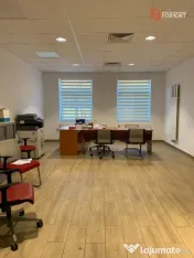 Spatiu comercial cu 12 incaperi si suprafata de 630 mp, zona 