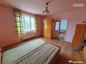Casa individuala cu 6 camere, garaj si teren de 500 mp - zon 