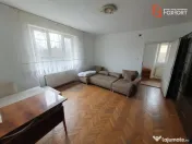 Casa individuala cu 6 camere, garaj si teren de 500 mp - zon 