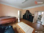 Casa individuala cu 6 camere, garaj si teren de 500 mp - zon 