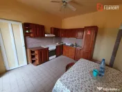 Casa individuala cu 6 camere, garaj si teren de 500 mp - zon 