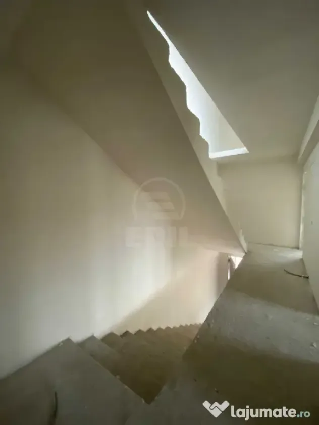 Vanzare Casa 5 camere; 150 mp; 3 bai , Subcetate - Floresti (Cluj)