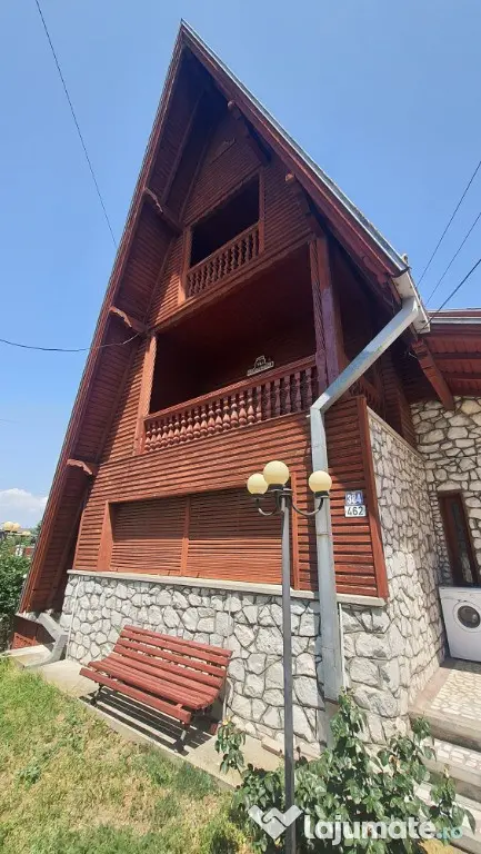 Vila arhitectura deosebita,exteriorul placat lemn marmura, Gageni - Gageni (Prahova)