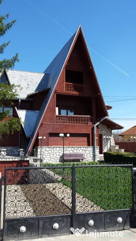 Vila arhitectura deosebita,exteriorul placat lemn marmura, Gageni - Gageni (Prahova)
