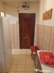 ... Apartament cu Centrala Etaj Intermediar Sagului..