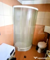 Casă insiruita cu 4 camere, curte și parcare – Florești