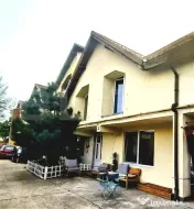 Casă insiruita cu 4 camere, curte și parcare – Florești