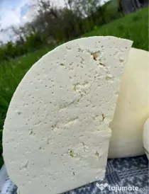 Caș de vaca de vacă – 35 lei/kg – produs proaspăt, vidat