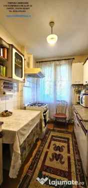 Apartament 2 camere cu balcon generos, zona Centrala- Pietricica 