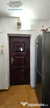 Apartament 2 camere cu balcon generos, zona Centrala- Pietricica 