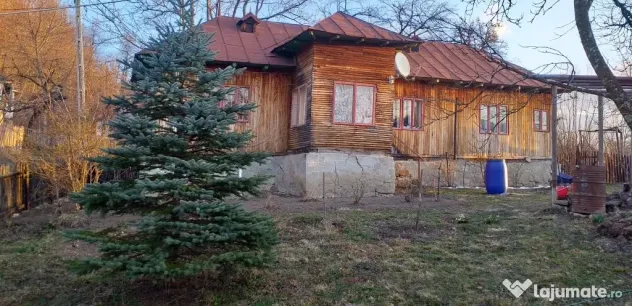 Vanzare teren 7582 mp (livada, faneata) cu casa in Prahova, Sat Poiana Trestiei